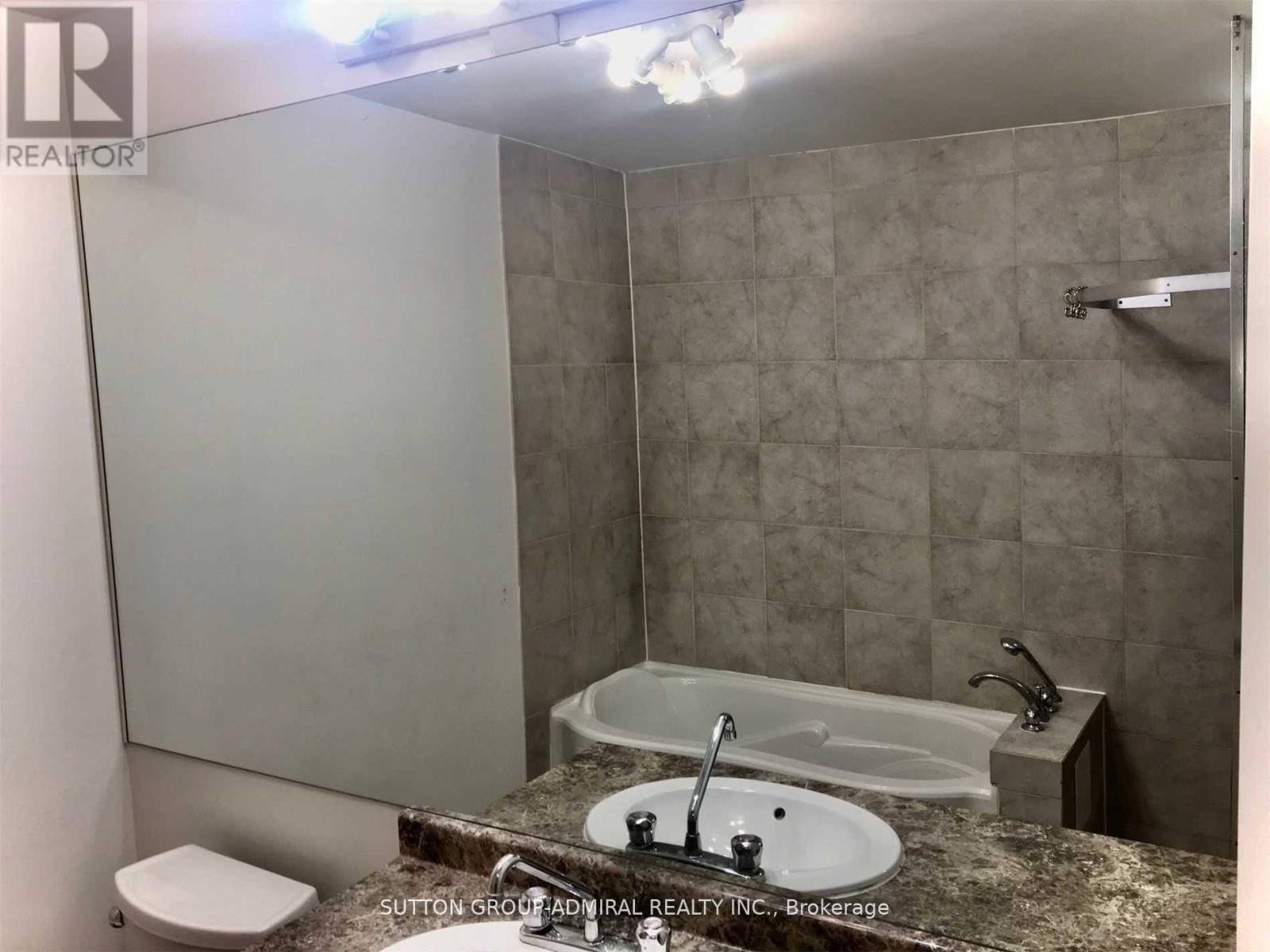 2nd Flr - 4 Nootka Crescent, Toronto, Ontario  M2H 2X6 - Photo 23 - C13043298