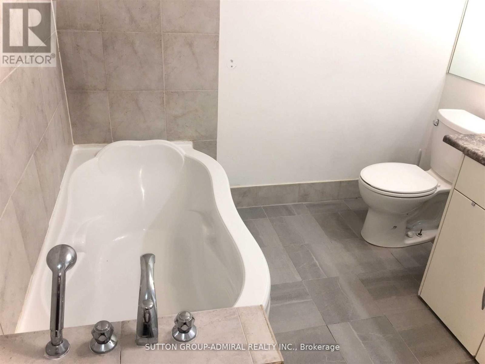 2nd Flr - 4 Nootka Crescent, Toronto, Ontario  M2H 2X6 - Photo 24 - C13043298