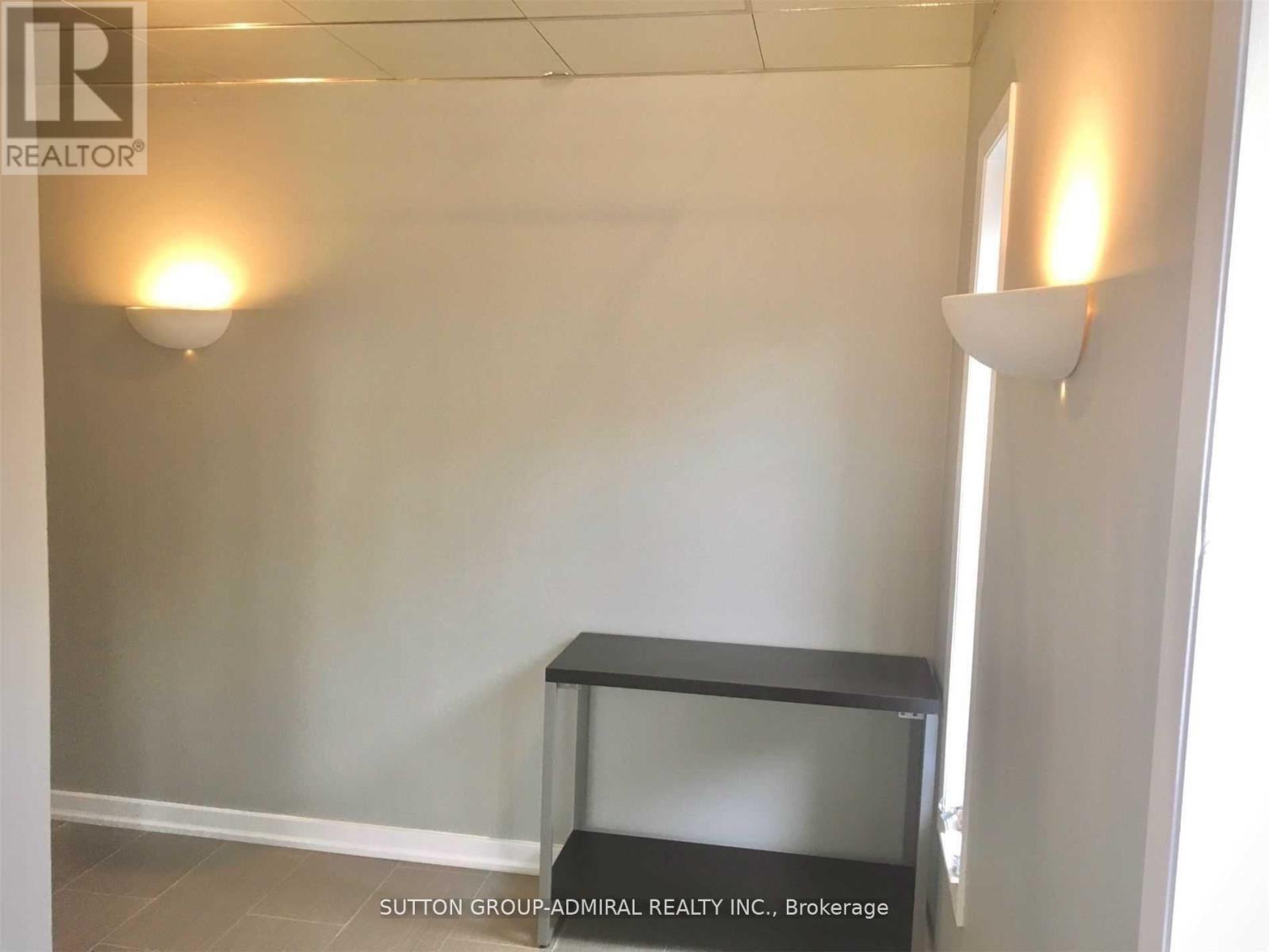 2nd Flr - 4 Nootka Crescent, Toronto, Ontario  M2H 2X6 - Photo 4 - C13043298