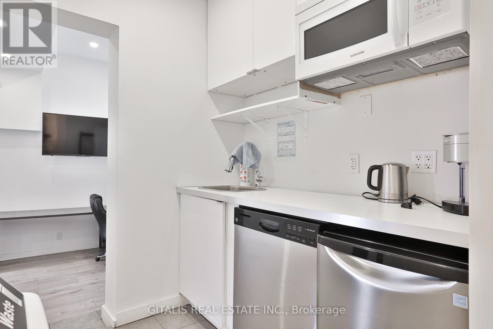 75 Jonesville Crescent, Toronto, Ontario  M4A 1H2 - Photo 23 - C13043324