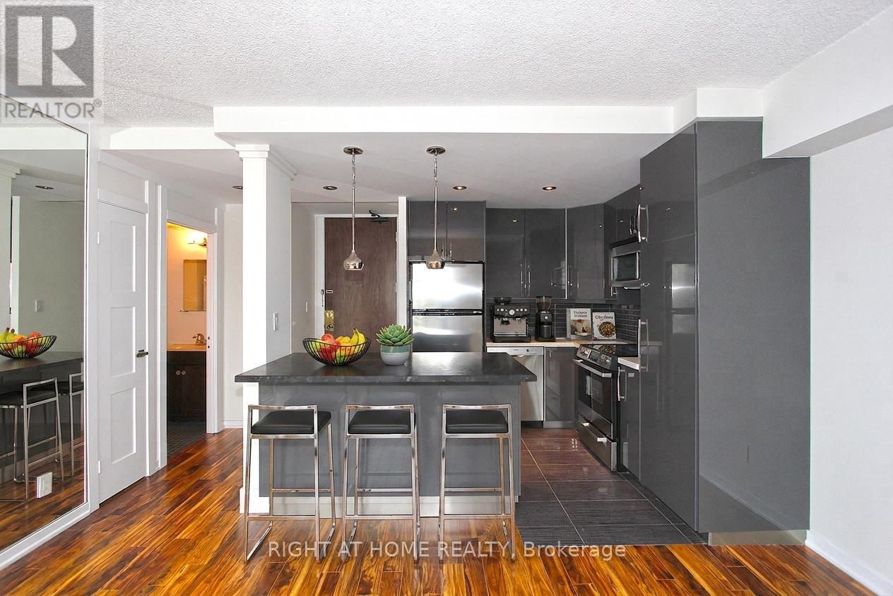 2815 - 33 Harbour Square, Toronto, Ontario  M5J 2G2 - Photo 10 - C13043388