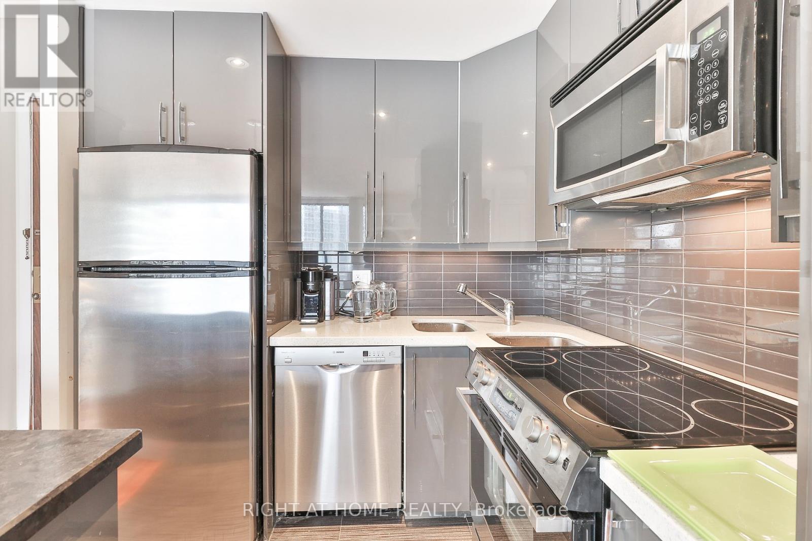 2815 - 33 Harbour Square, Toronto, Ontario  M5J 2G2 - Photo 7 - C13043388