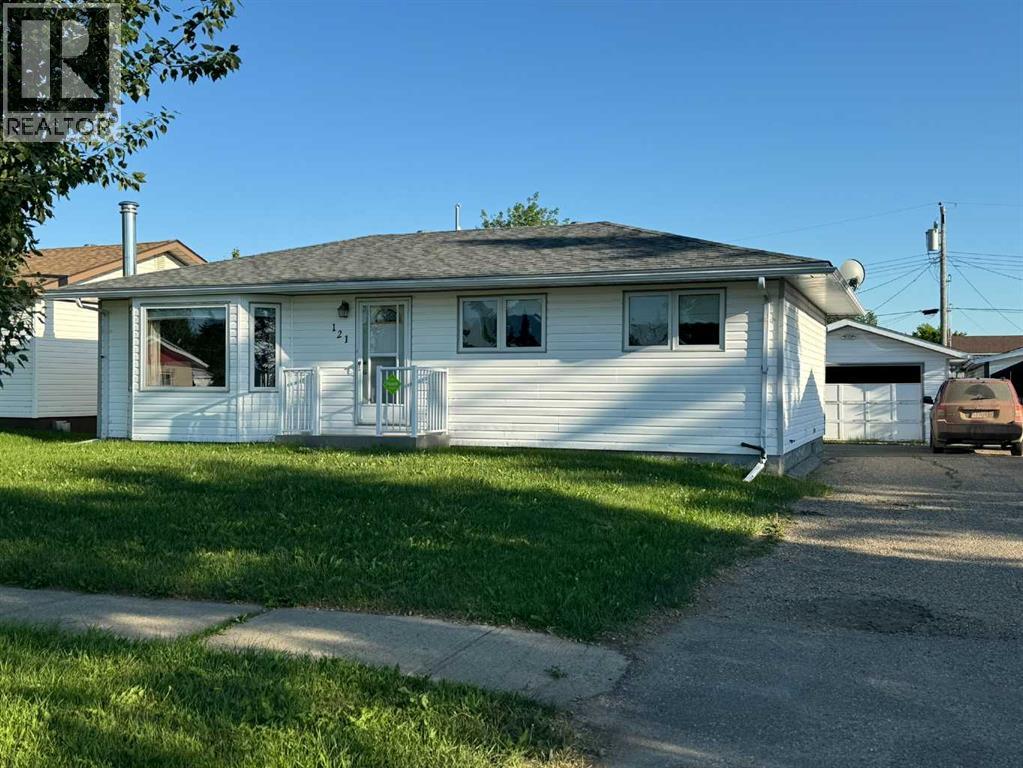 121 2 Avenue, Falher, Alberta