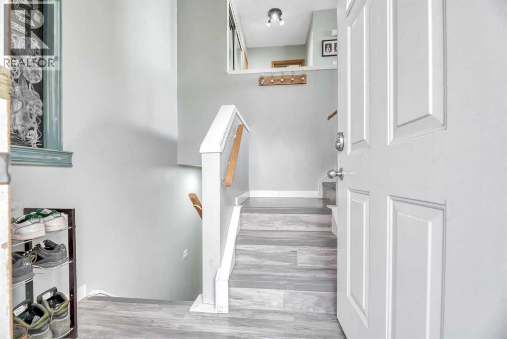 224b 5 Avenue, Strathmore, Alberta  T1P 1B5 - Photo 3 - A2304974