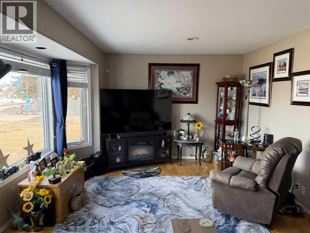 121 2 Avenue, Falher, Alberta  T0H 1M0 - Photo 7 - A2304049