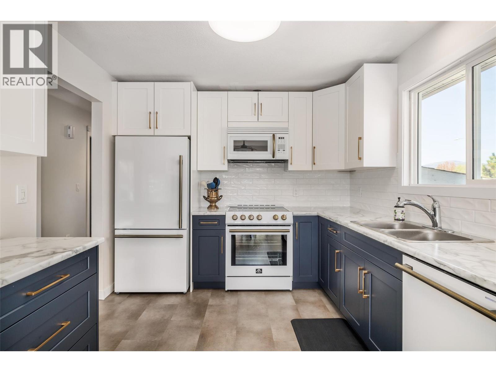 610 Chepesuik Court, Kelowna, British Columbia  V1X 5S5 - Photo 7 - 10380302