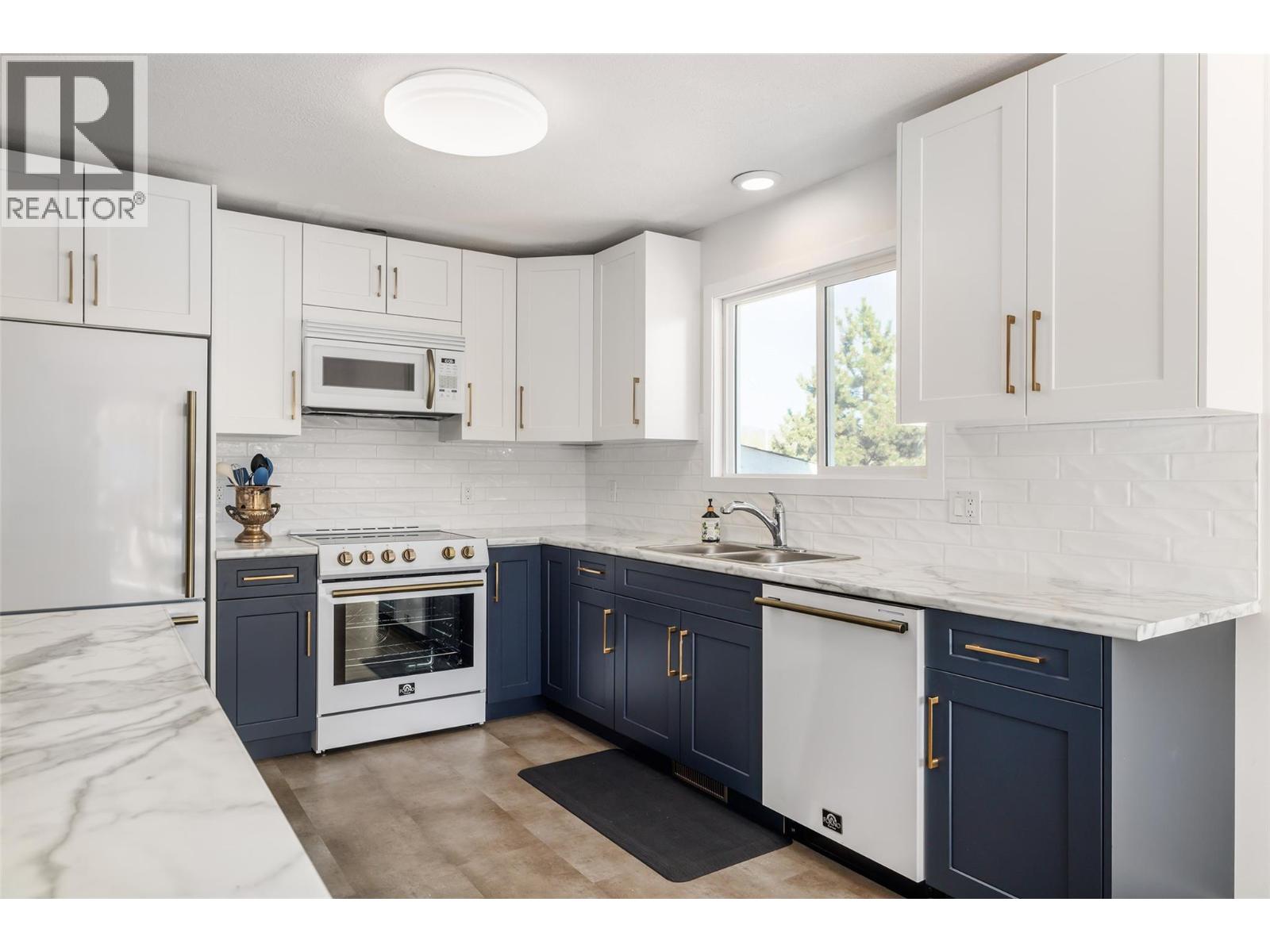 610 Chepesuik Court, Kelowna, British Columbia