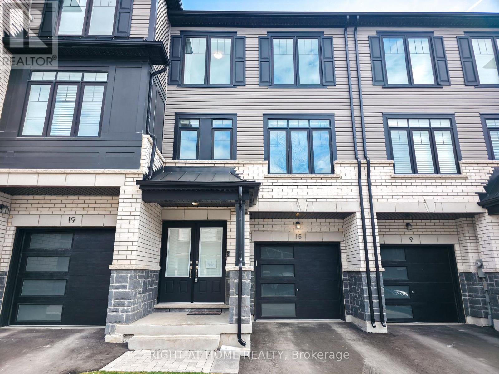 15 AMBEREEN PLACE, Clarington, Ontario