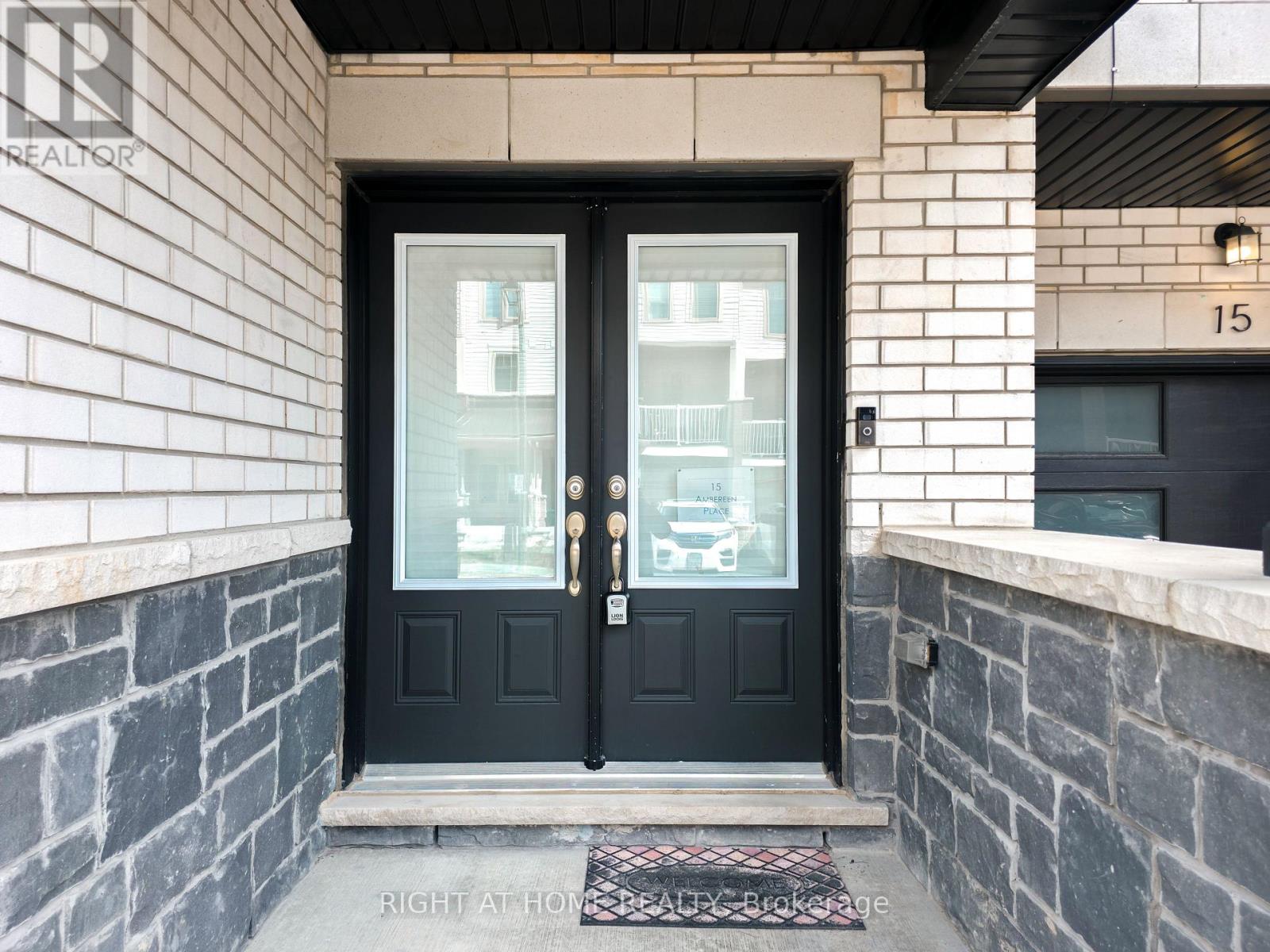 15 Ambereen Place, Clarington, Ontario  L1C 5P2 - Photo 3 - E13043306