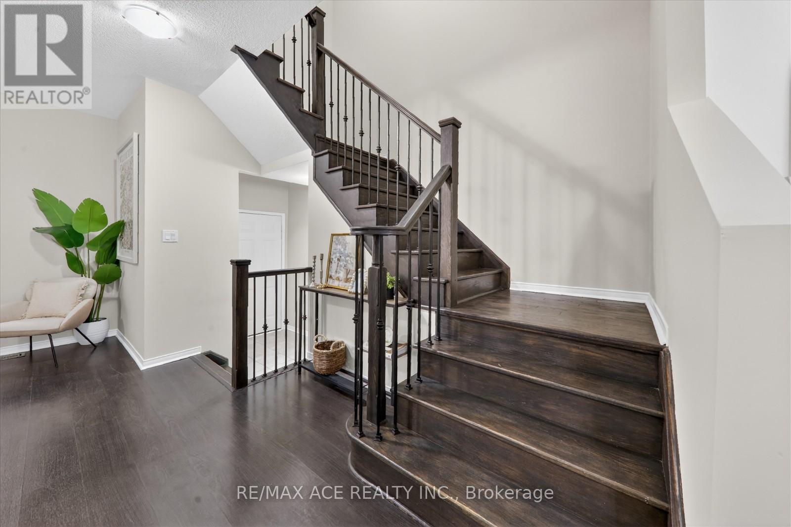 1034 Byron Street N, Whitby, Ontario  L1N 0E5 - Photo 11 - E13043314