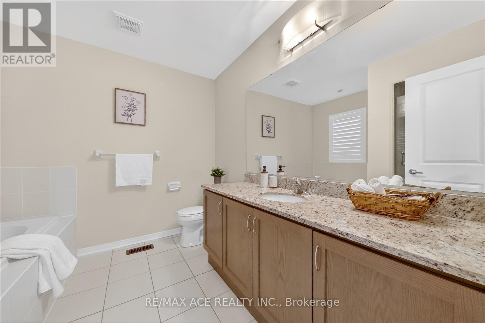 1034 Byron Street N, Whitby, Ontario  L1N 0E5 - Photo 27 - E13043314