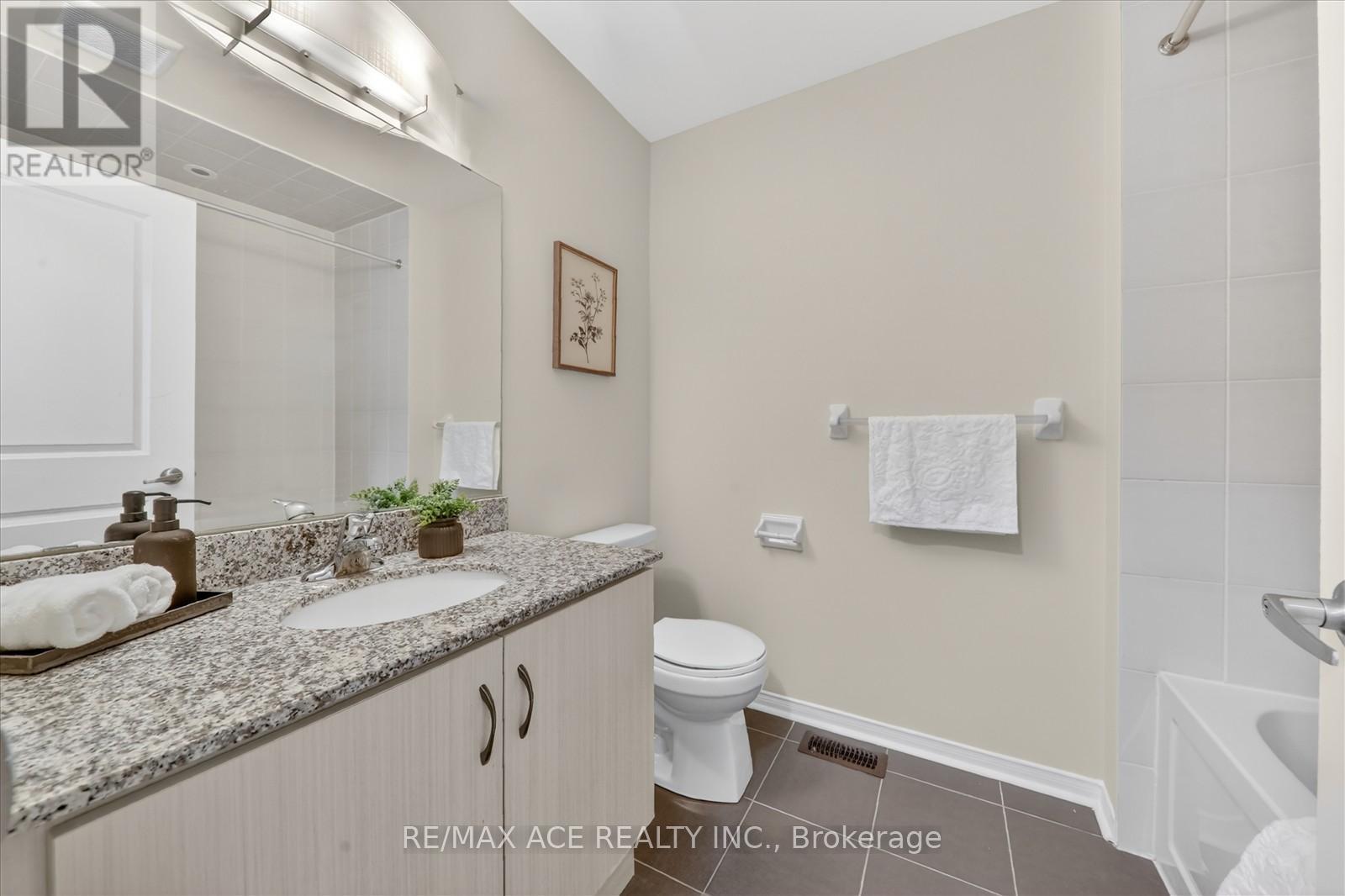 1034 Byron Street N, Whitby, Ontario  L1N 0E5 - Photo 31 - E13043314