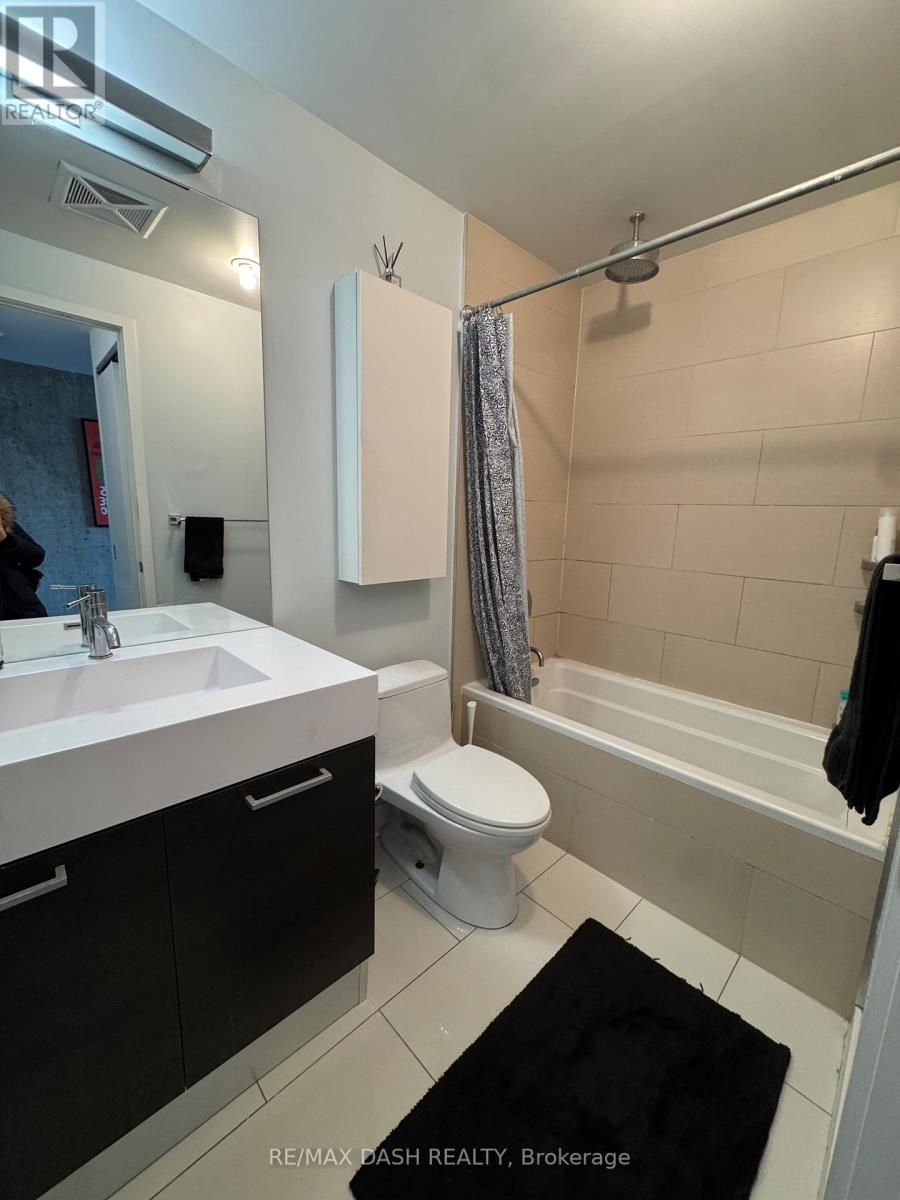 701 - 90 Broadview Avenue, Toronto, Ontario  M4M 3H3 - Photo 9 - E13043396