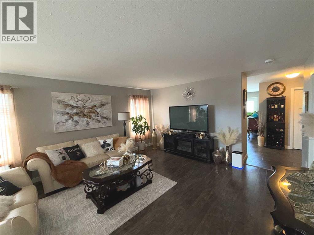 A & B, 12909 Oak Road, Grande Prairie, Alberta  T8V 4N1 - Photo 2 - A2301649