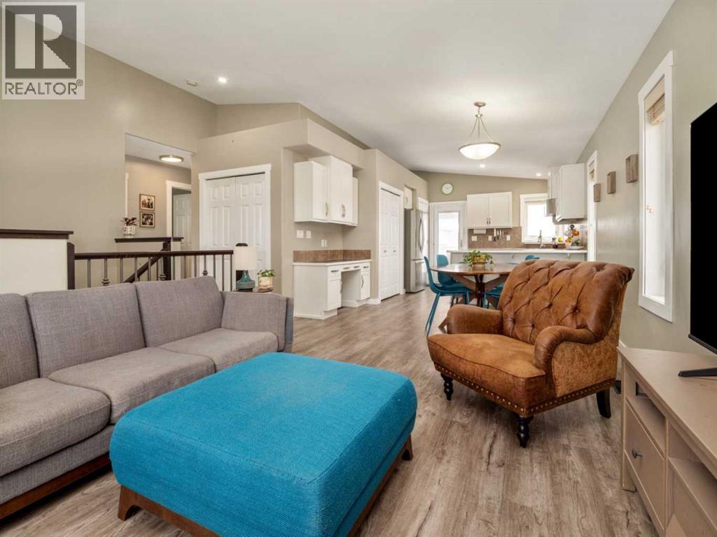 240 Mildred Dobbs Boulevard N, Lethbridge, Alberta  T1H 5R4 - Photo 8 - A2304226