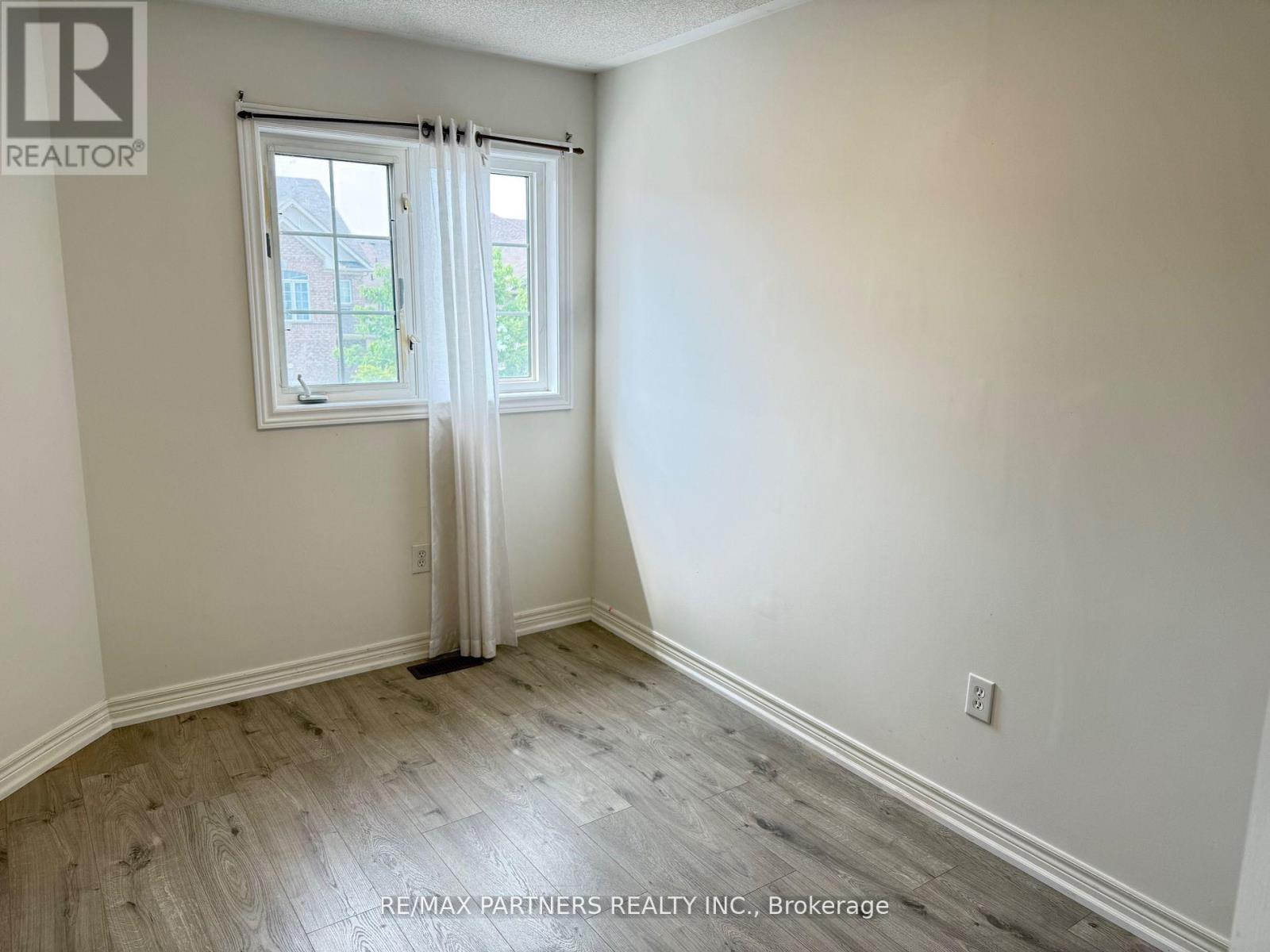 133 Amulet Crescent, Richmond Hill, Ontario  L4S 2T6 - Photo 4 - N13043360