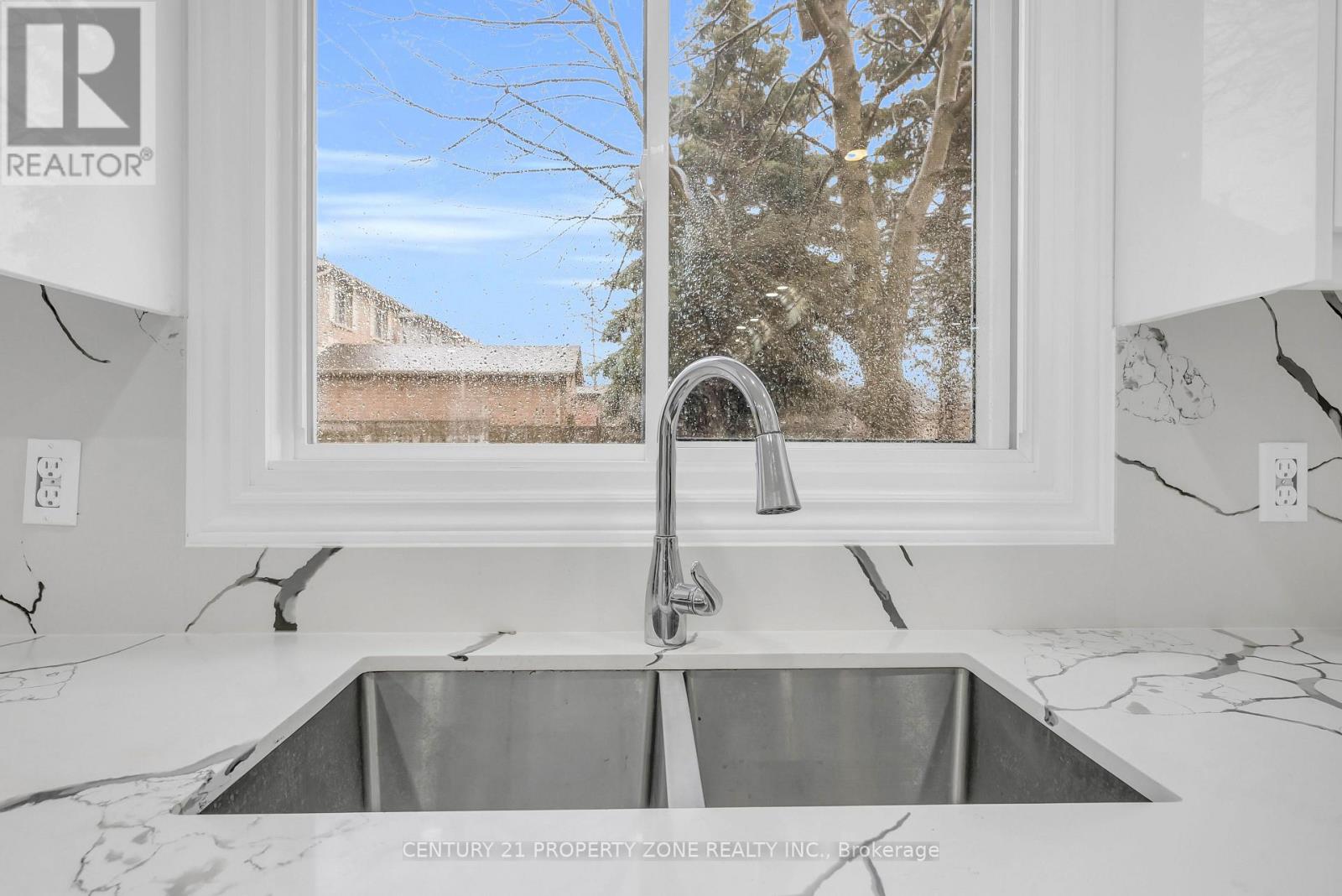 188 Cardinal Street, Barrie, Ontario  L4M 6G8 - Photo 15 - S13043280