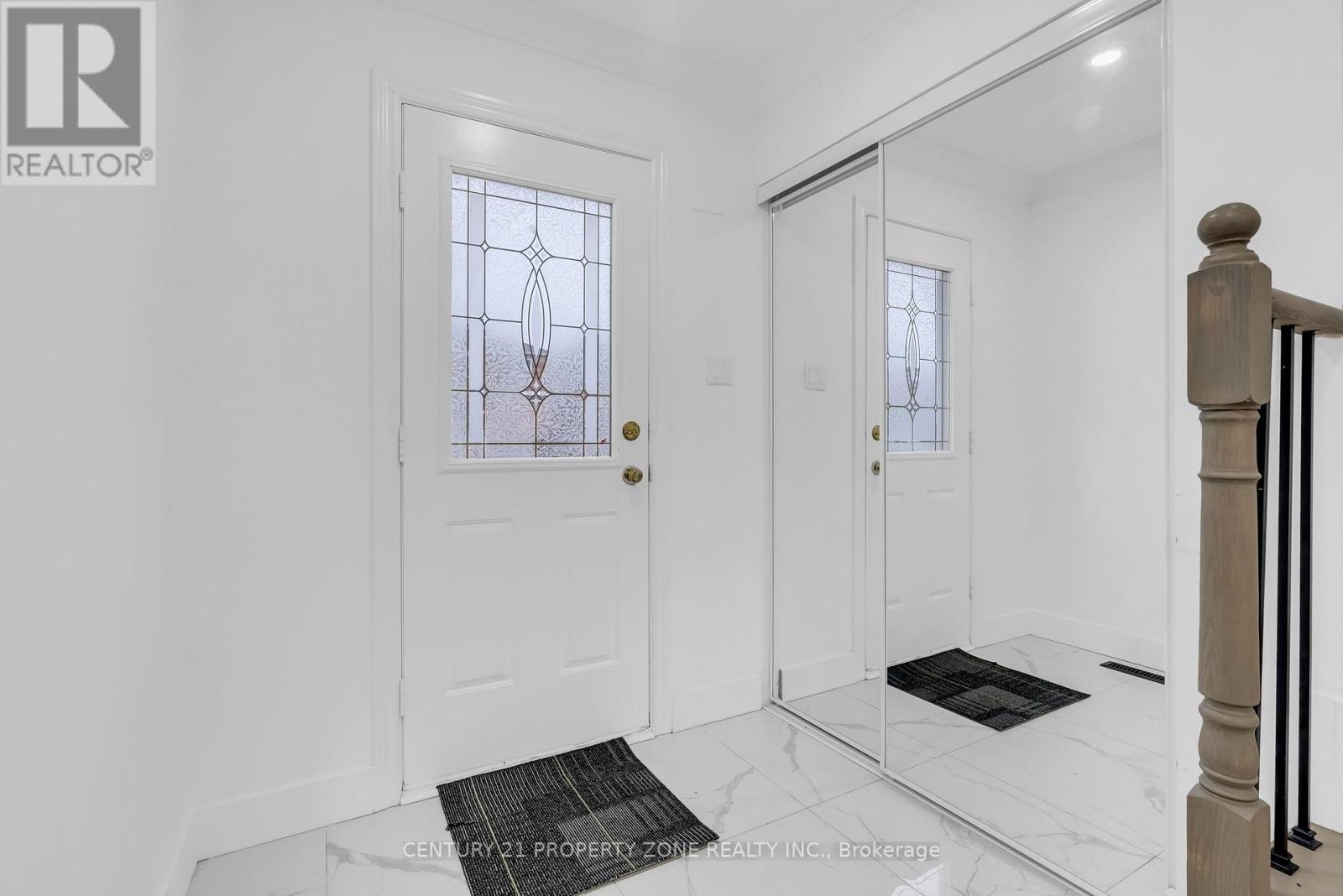 188 Cardinal Street, Barrie, Ontario  L4M 6G8 - Photo 3 - S13043280