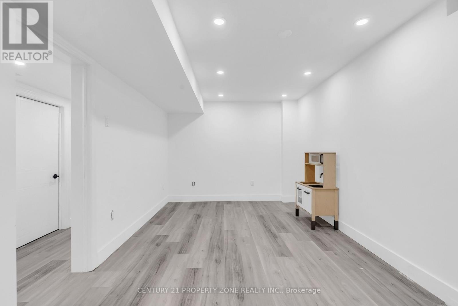 188 Cardinal Street, Barrie, Ontario  L4M 6G8 - Photo 41 - S13043280