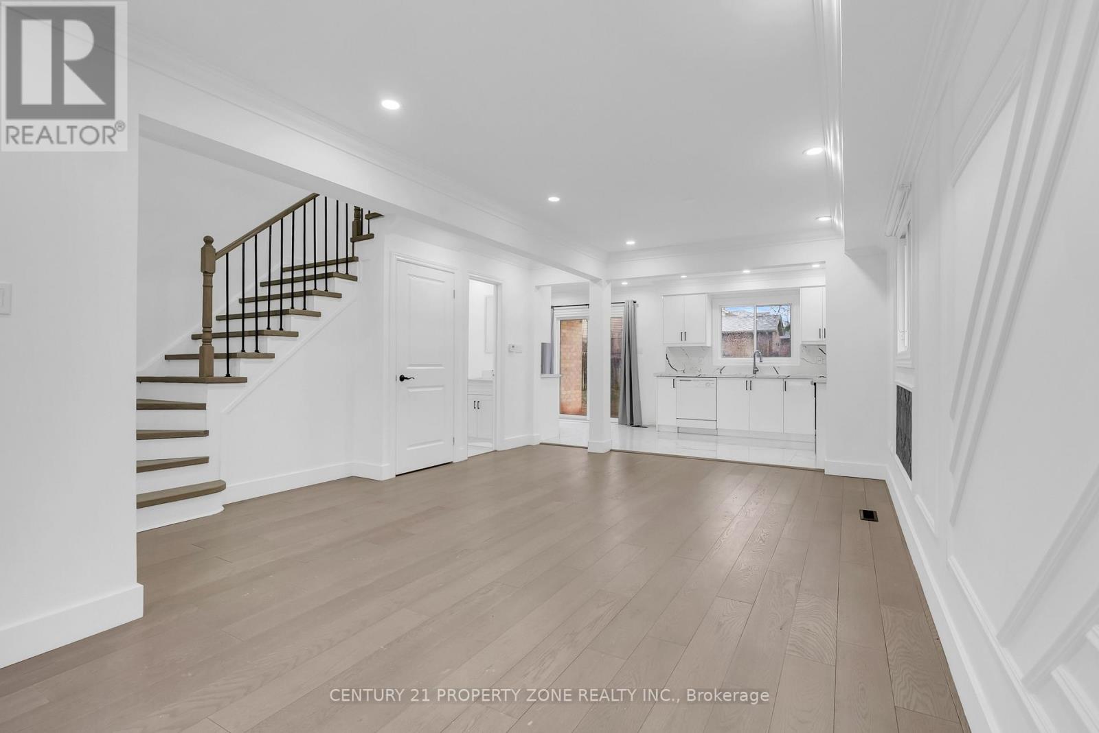 188 Cardinal Street, Barrie, Ontario  L4M 6G8 - Photo 9 - S13043280