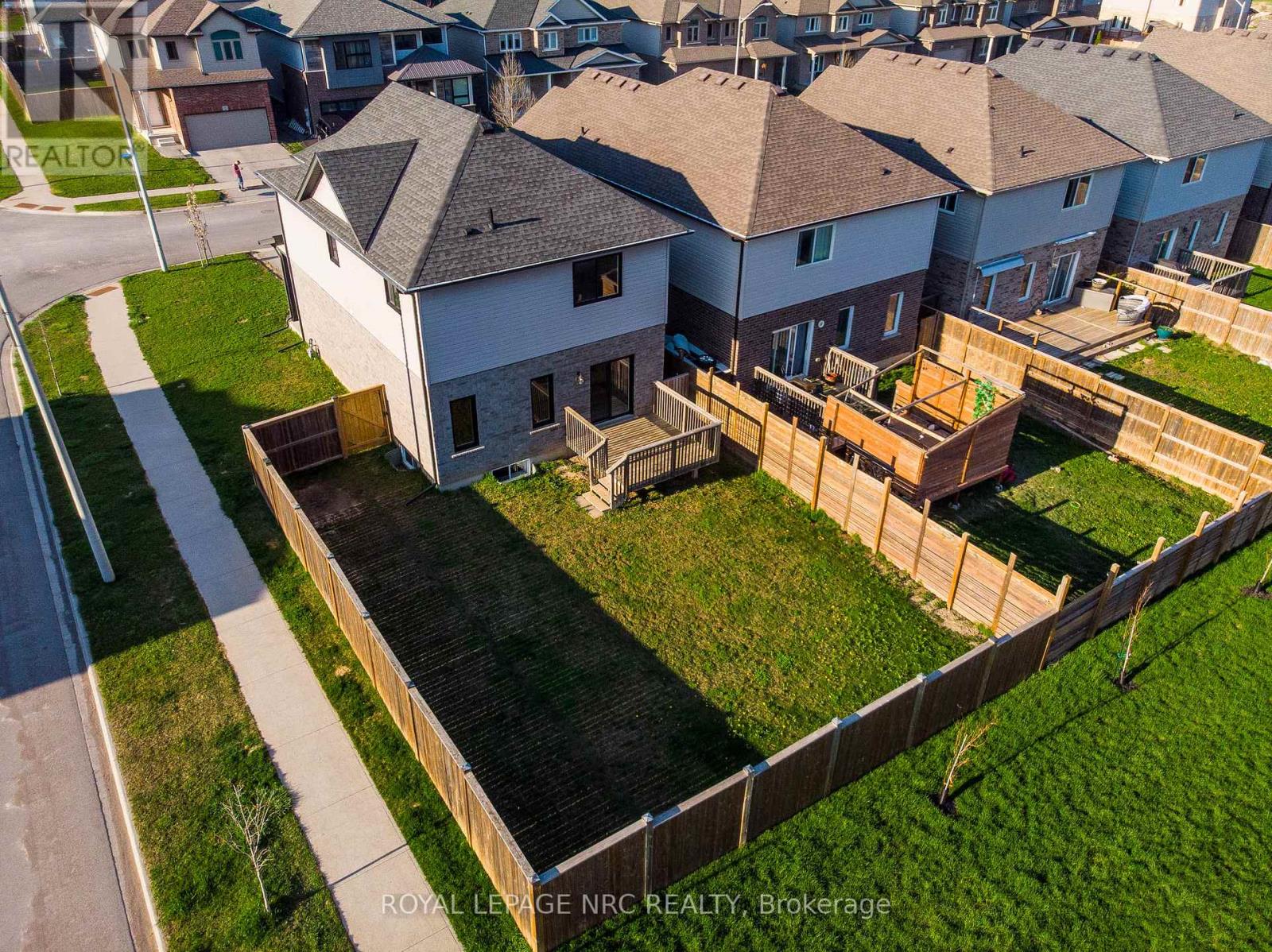 1 Sparkle Drive, Thorold, Ontario  L0S 1A0 - Photo 2 - X13040322