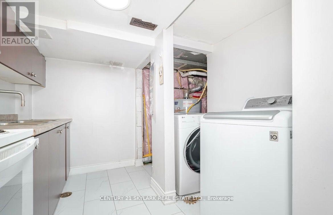 26 - 435 Silverstone Drive, Toronto, Ontario  M9V 3K7 - Photo 18 - W13043302