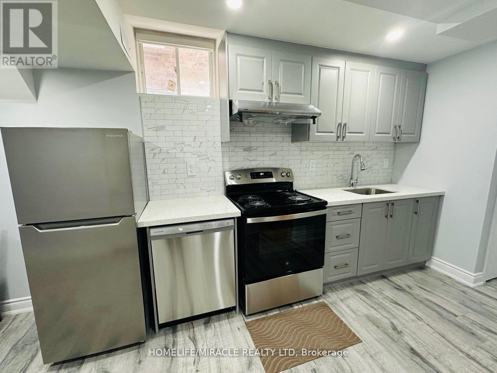 41 Antibes Drive, Brampton, Ontario  L6X 5H6 - Photo 3 - W13043322