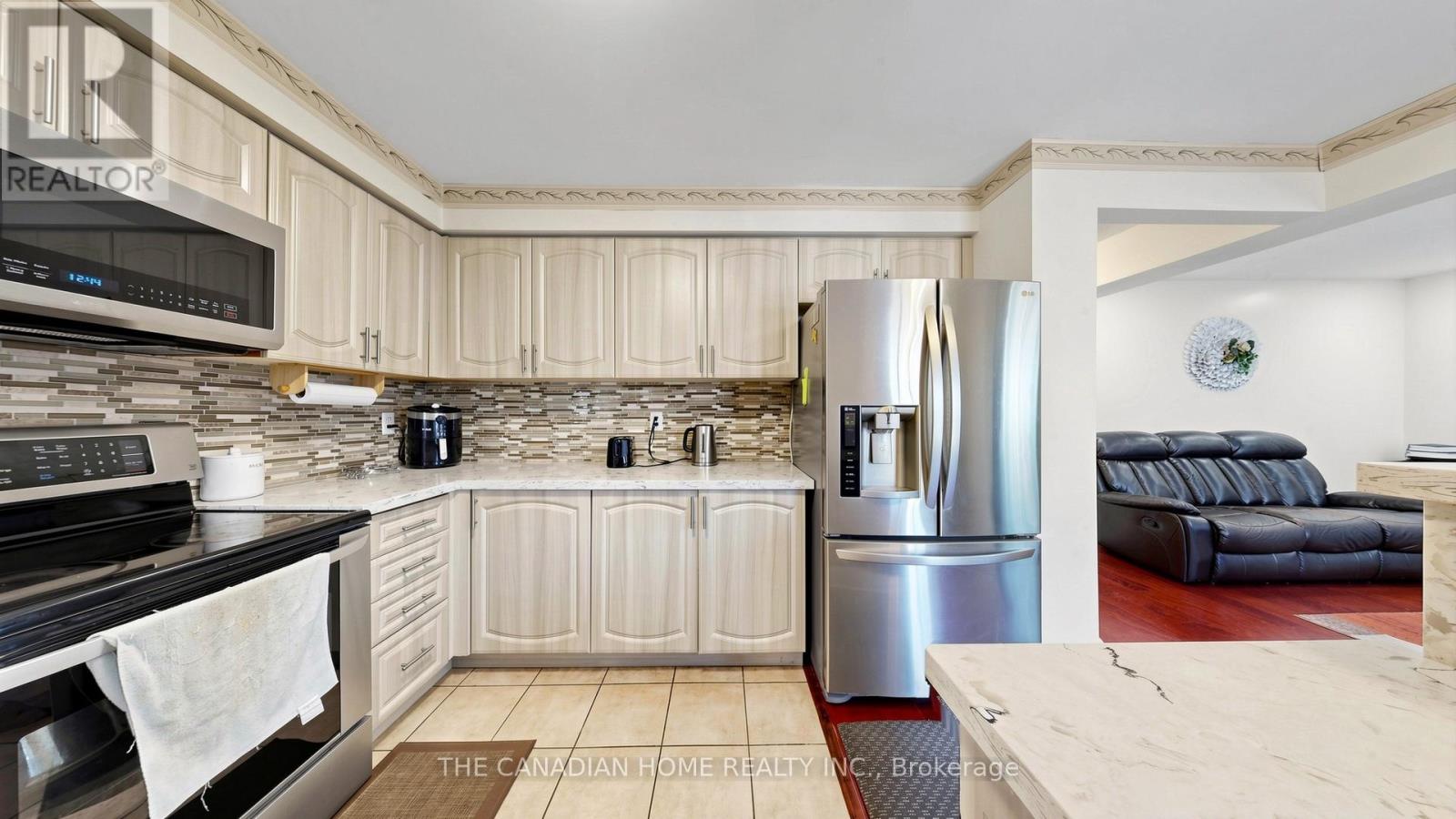 27 Wallaby Way, Brampton, Ontario  L6R 3G1 - Photo 17 - W13043344