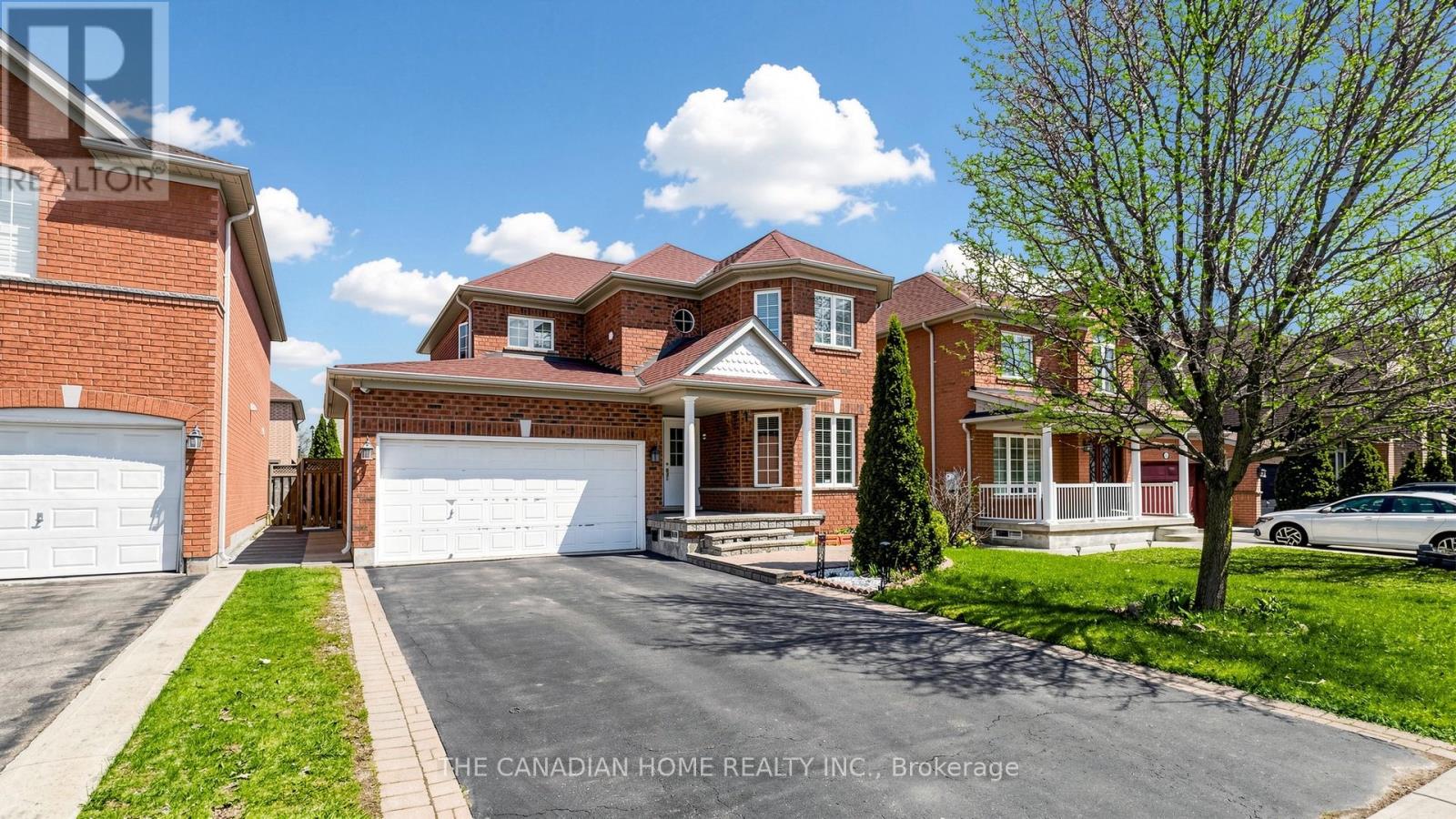 27 Wallaby Way, Brampton, Ontario  L6R 3G1 - Photo 2 - W13043344