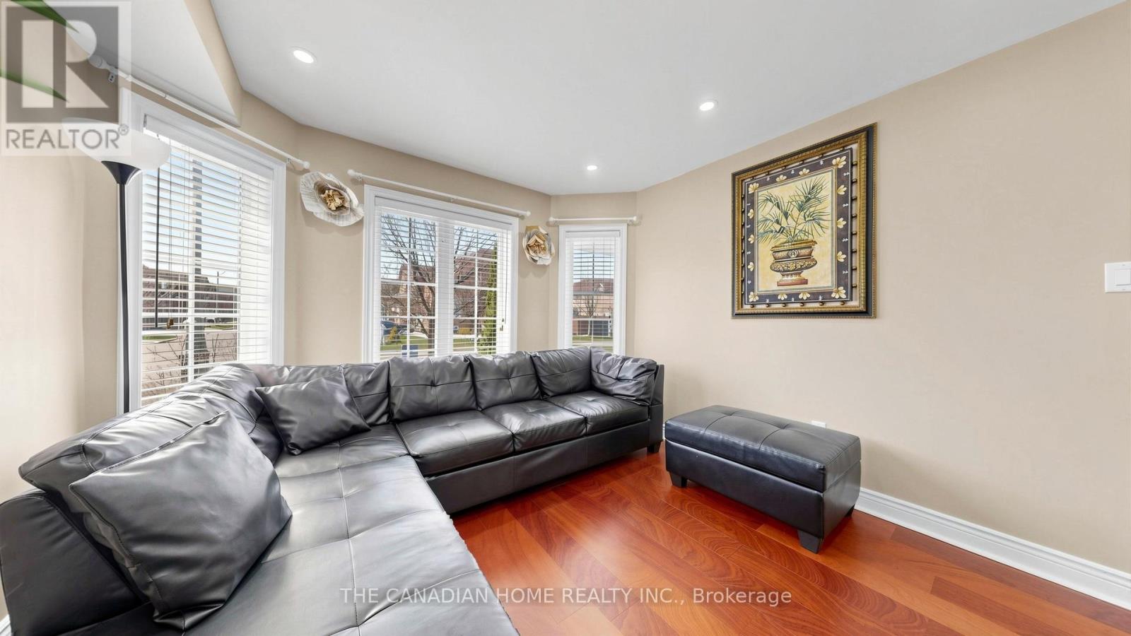 27 Wallaby Way, Brampton, Ontario  L6R 3G1 - Photo 6 - W13043344