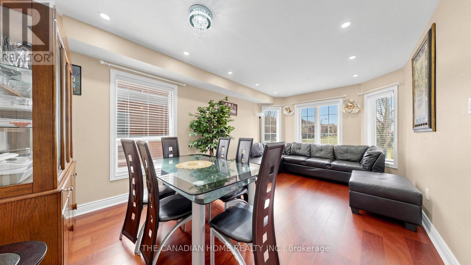 27 Wallaby Way, Brampton, Ontario  L6R 3G1 - Photo 9 - W13043344