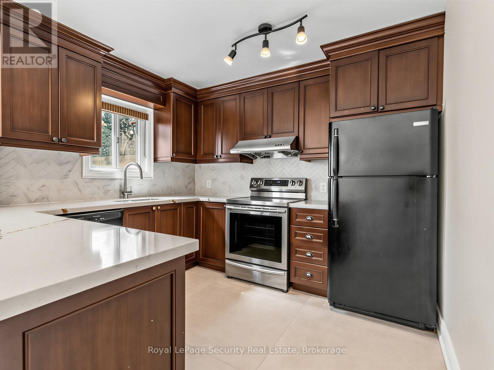 50 Wilmar Road, Toronto, Ontario  M9B 3S1 - Photo 5 - W13043346