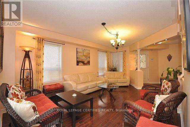 426 Orange Walk Crescent, Mississauga, Ontario  L5R 0A8 - Photo 4 - W13043348