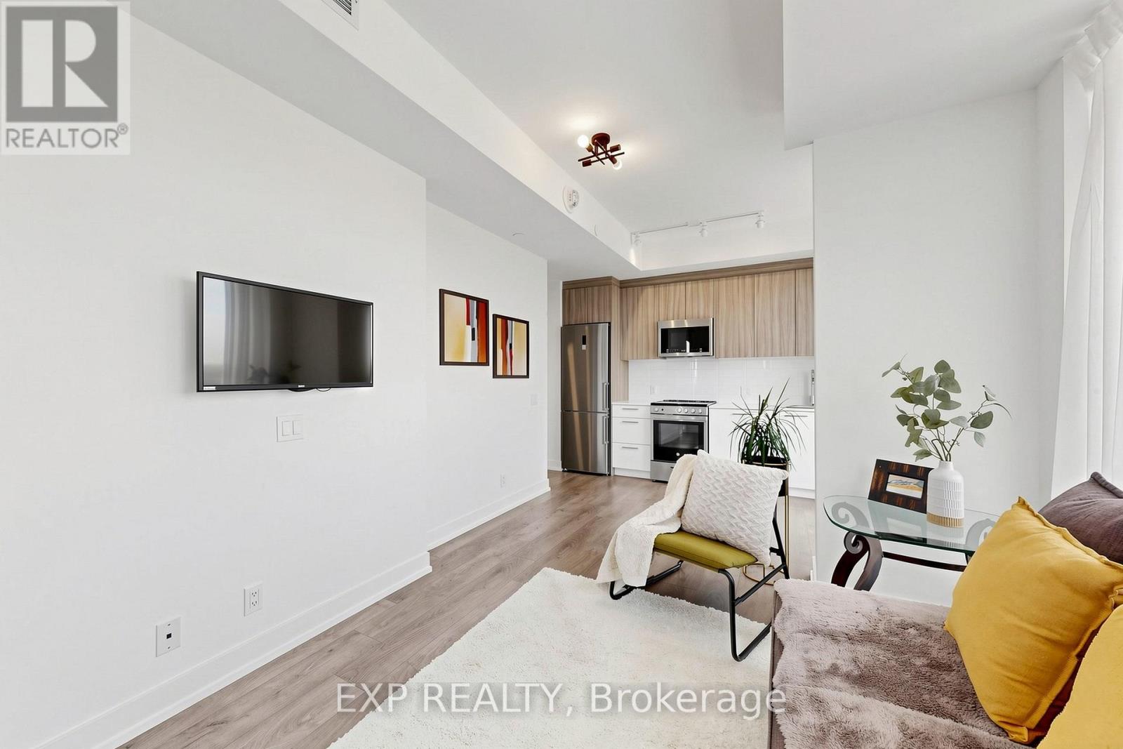 215 Veterans Drive, Brampton, Ontario  L7A 4S6 - Photo 11 - W13043374