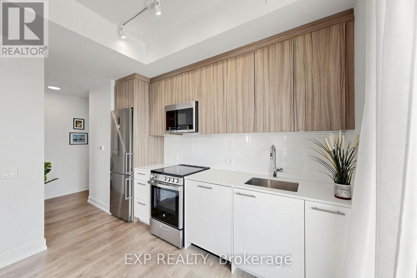 215 Veterans Drive, Brampton, Ontario  L7A 4S6 - Photo 14 - W13043374