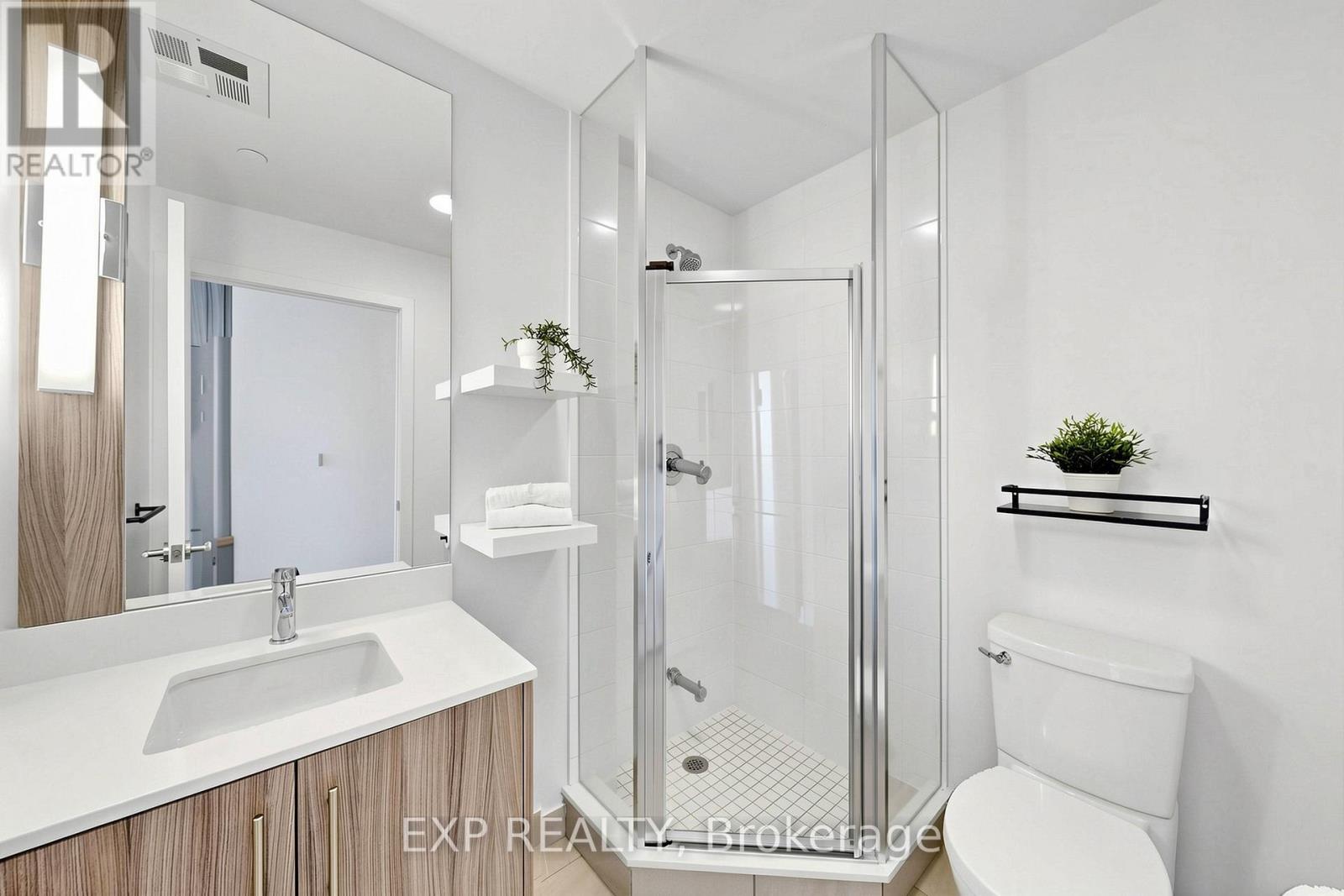 215 Veterans Drive, Brampton, Ontario  L7A 4S6 - Photo 24 - W13043374