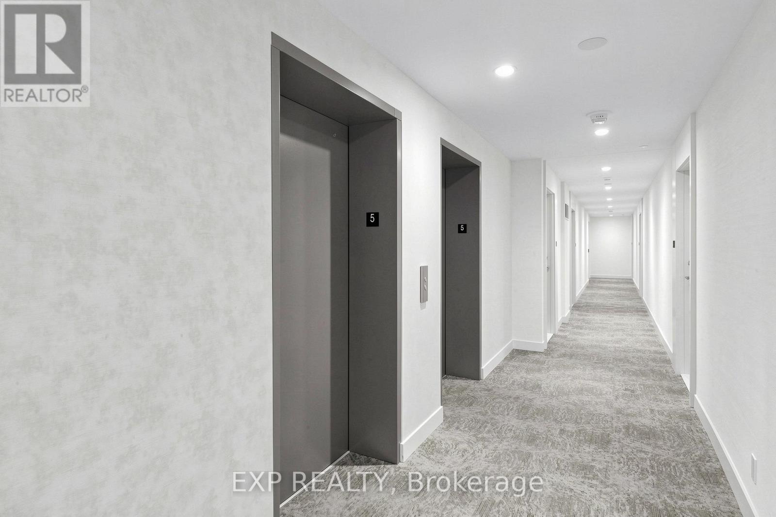 215 Veterans Drive, Brampton, Ontario  L7A 4S6 - Photo 4 - W13043374