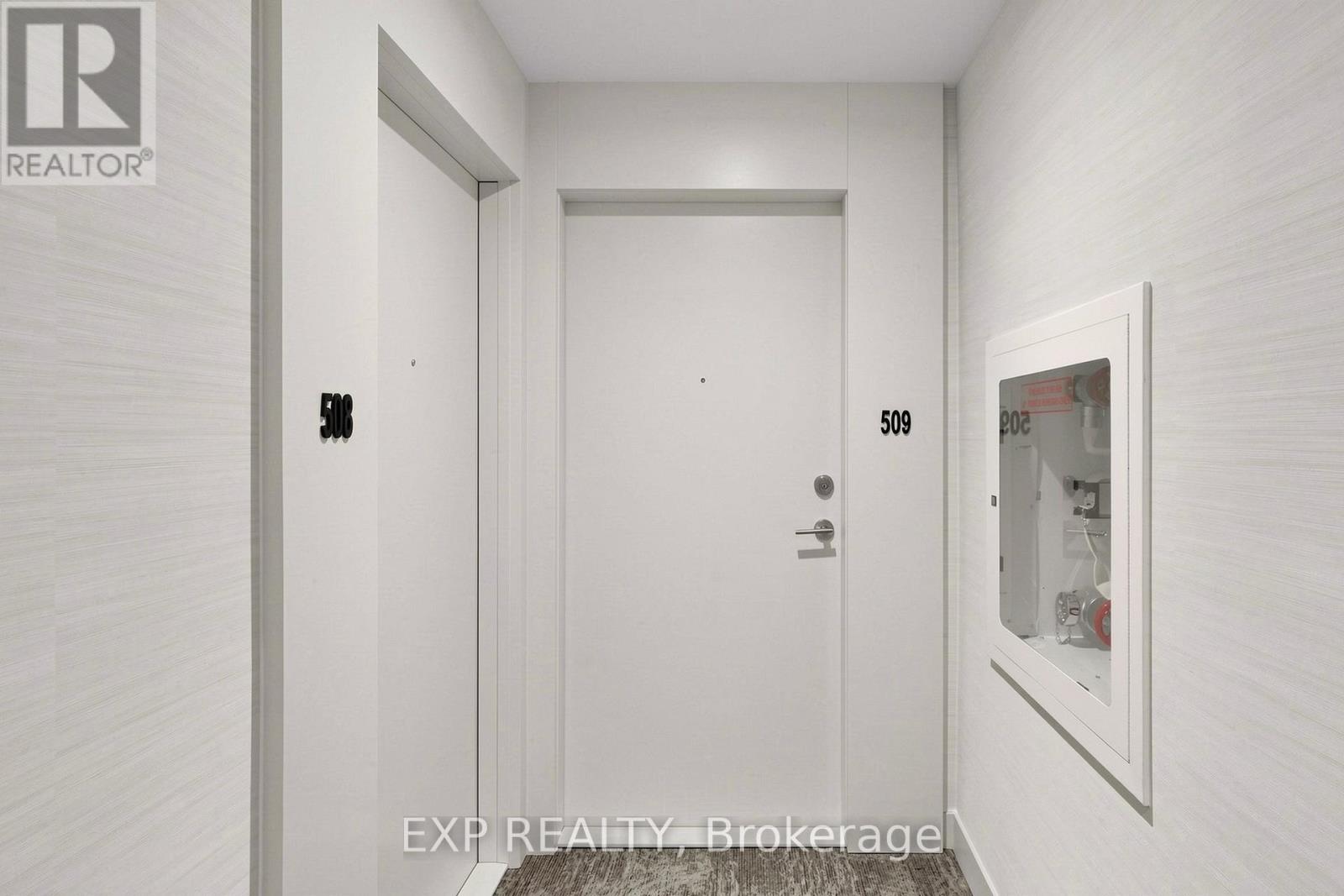 215 Veterans Drive, Brampton, Ontario  L7A 4S6 - Photo 5 - W13043374