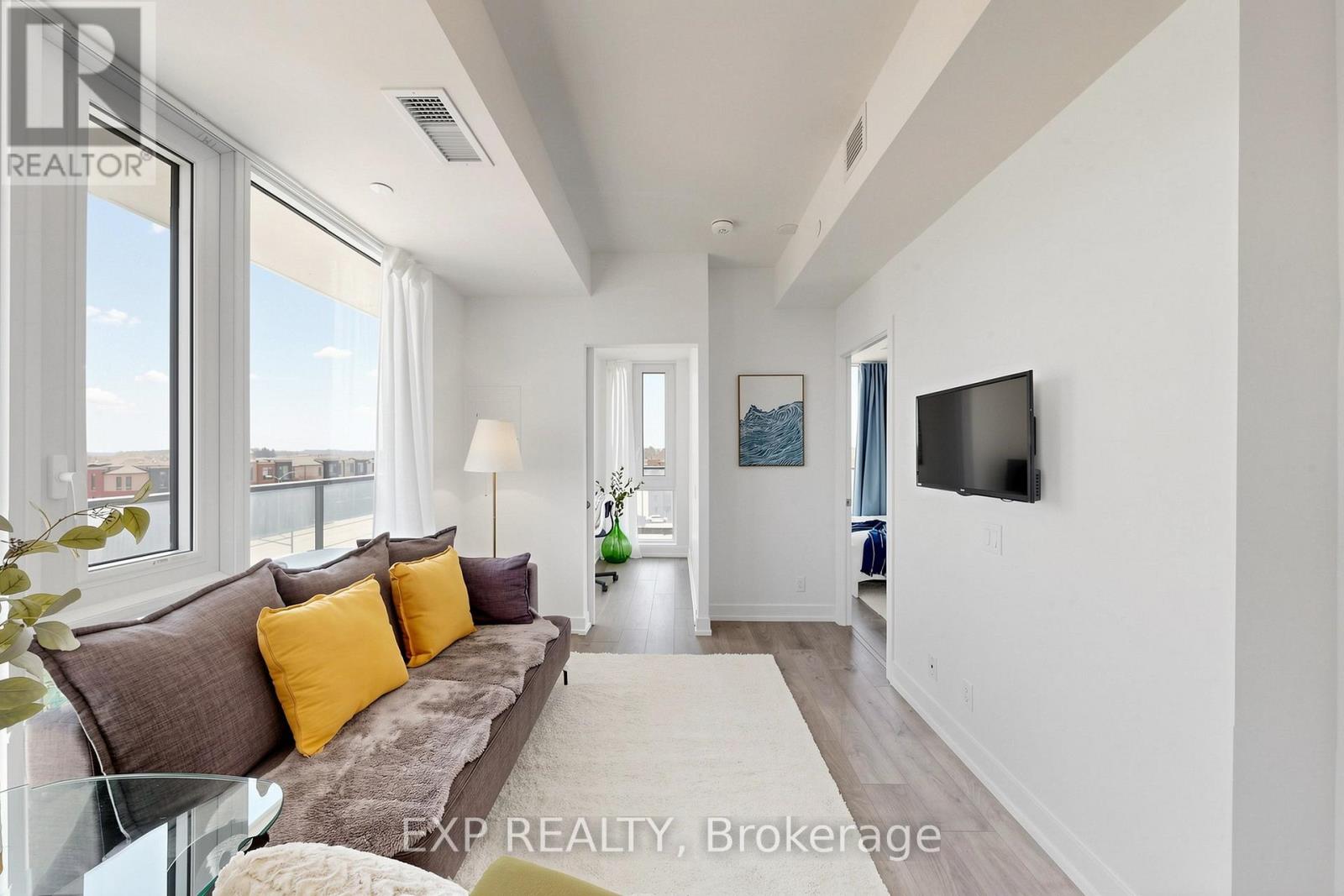 215 Veterans Drive, Brampton, Ontario  L7A 4S6 - Photo 8 - W13043374