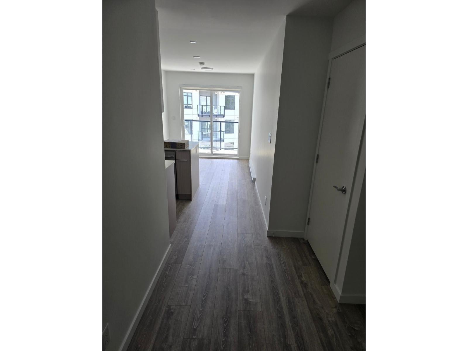 521 13968 Laurel Drive, Surrey, British Columbia  V3T 1A8 - Photo 2 - R3115685