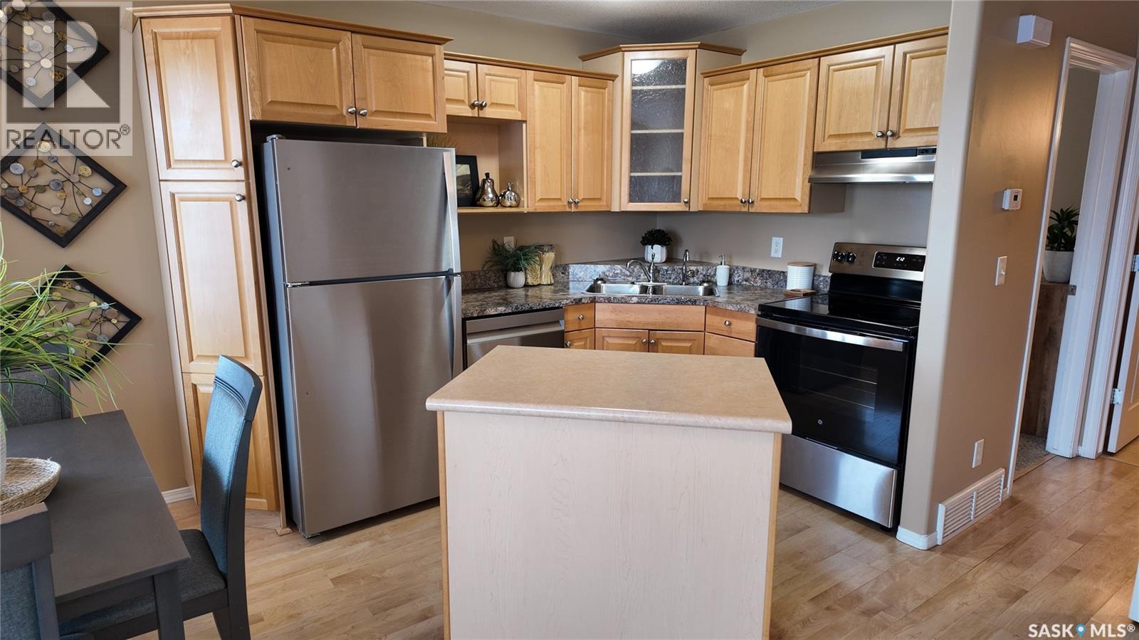 4128 Buckingham Drive E, Regina, Saskatchewan  S4V 3A9 - Photo 9 - SK033918