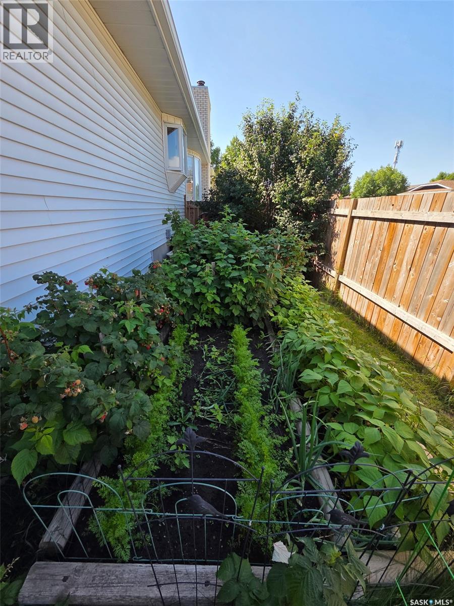 250 Bornstein Court, Saskatoon, Saskatchewan  S7N 3Y3 - Photo 47 - SK033820