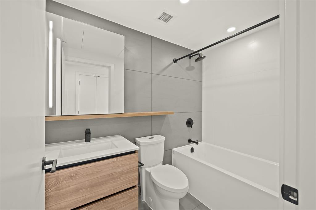 2208 13428 105 Avenue, Surrey, British Columbia  V3T 0S6 - Photo 4 - R3115444