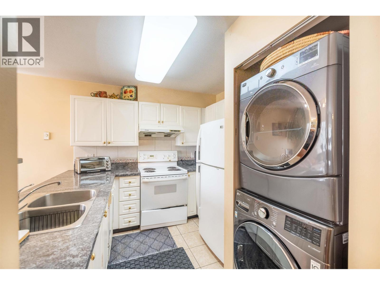 301 2677 E Broadway, Vancouver, British Columbia  V5M 1Y6 - Photo 10 - R3113923