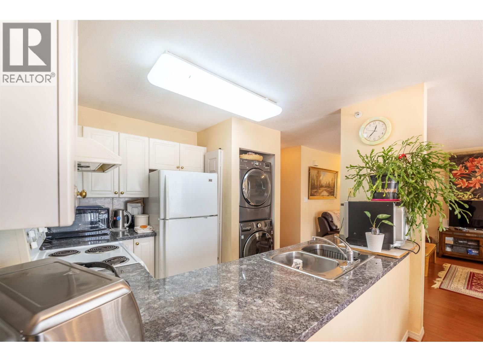 301 2677 E Broadway, Vancouver, British Columbia  V5M 1Y6 - Photo 14 - R3113923