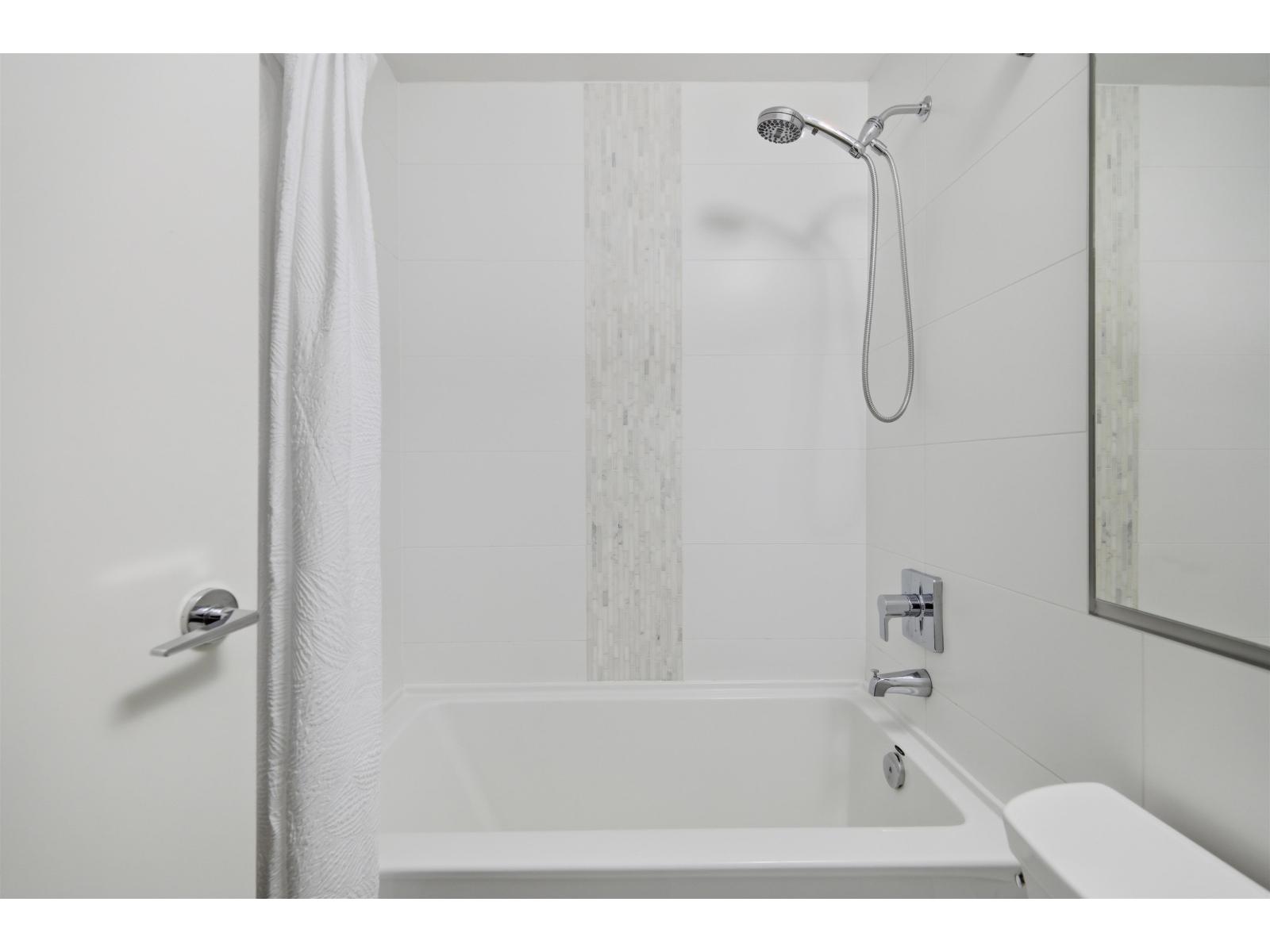 206 15388 105 Avenue, Surrey, British Columbia  V3R 0C4 - Photo 27 - R3115472