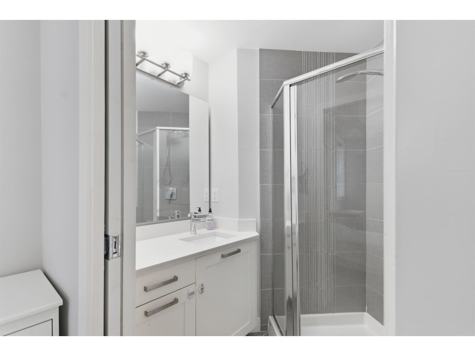 206 15388 105 Avenue, Surrey, British Columbia  V3R 0C4 - Photo 32 - R3115472