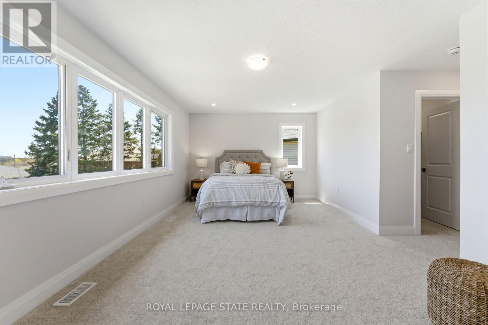 23 Woodvalley Court, Hamilton, Ontario  L9B 2S7 - Photo 12 - X13043310