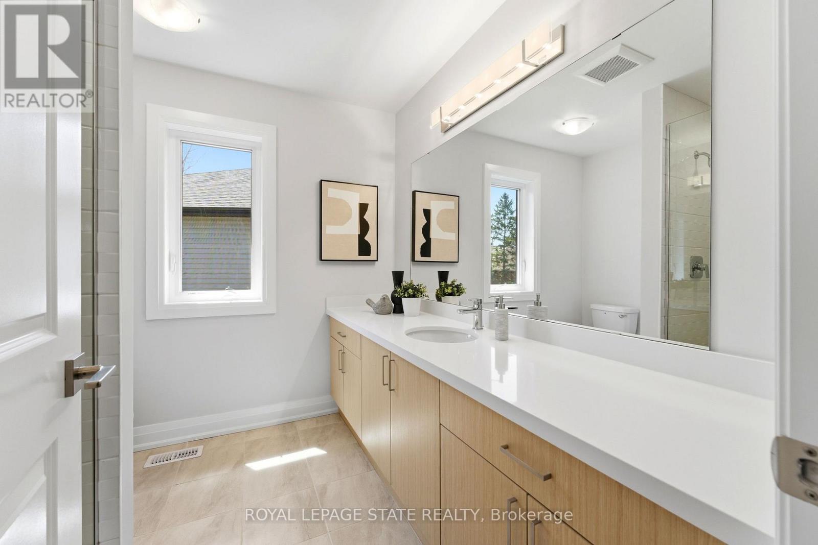 23 Woodvalley Court, Hamilton, Ontario  L9B 2S7 - Photo 18 - X13043310