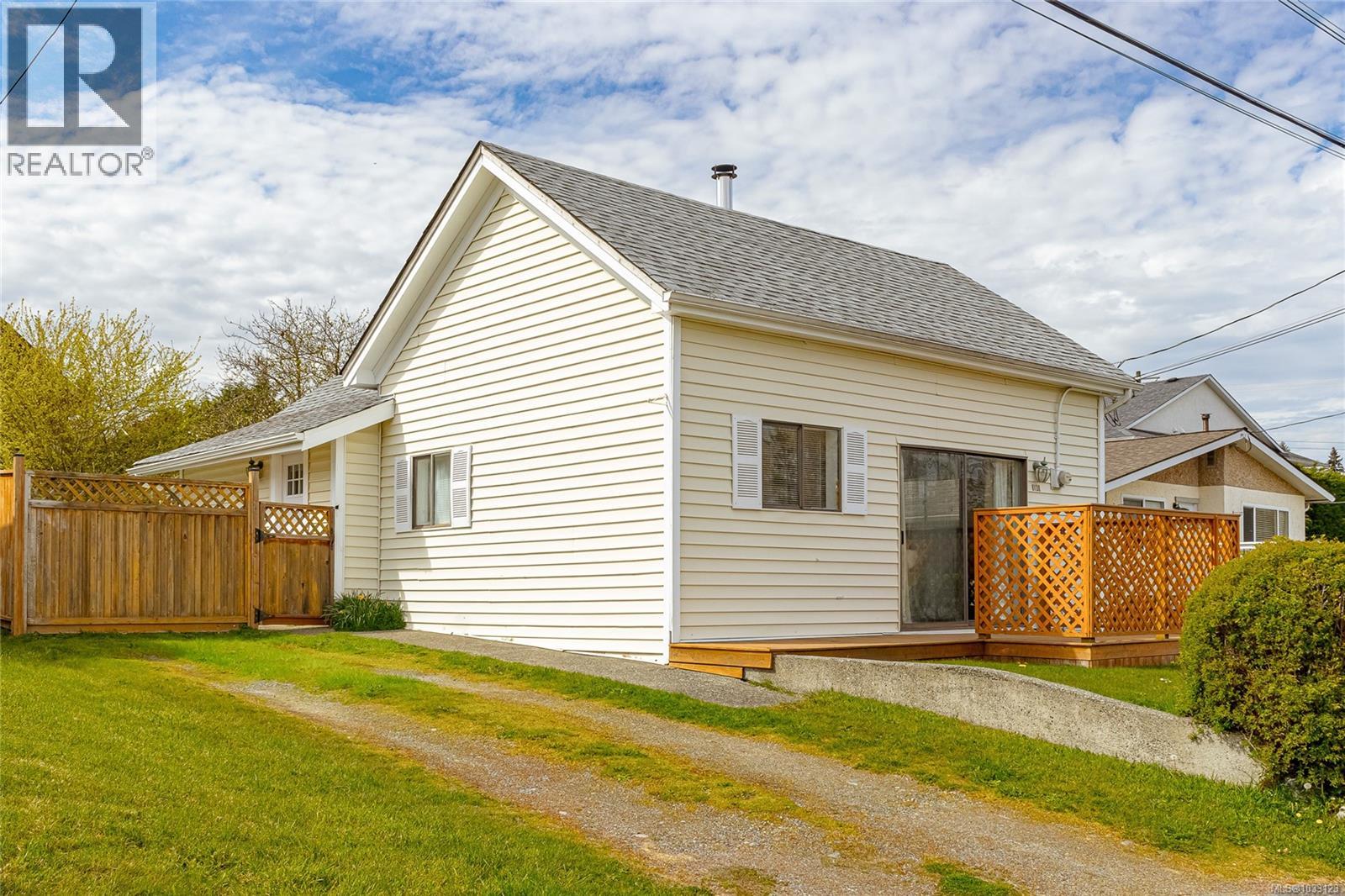 8138 Edmund St, Crofton, British Columbia  V0R 1R0 - Photo 1 - 1033123